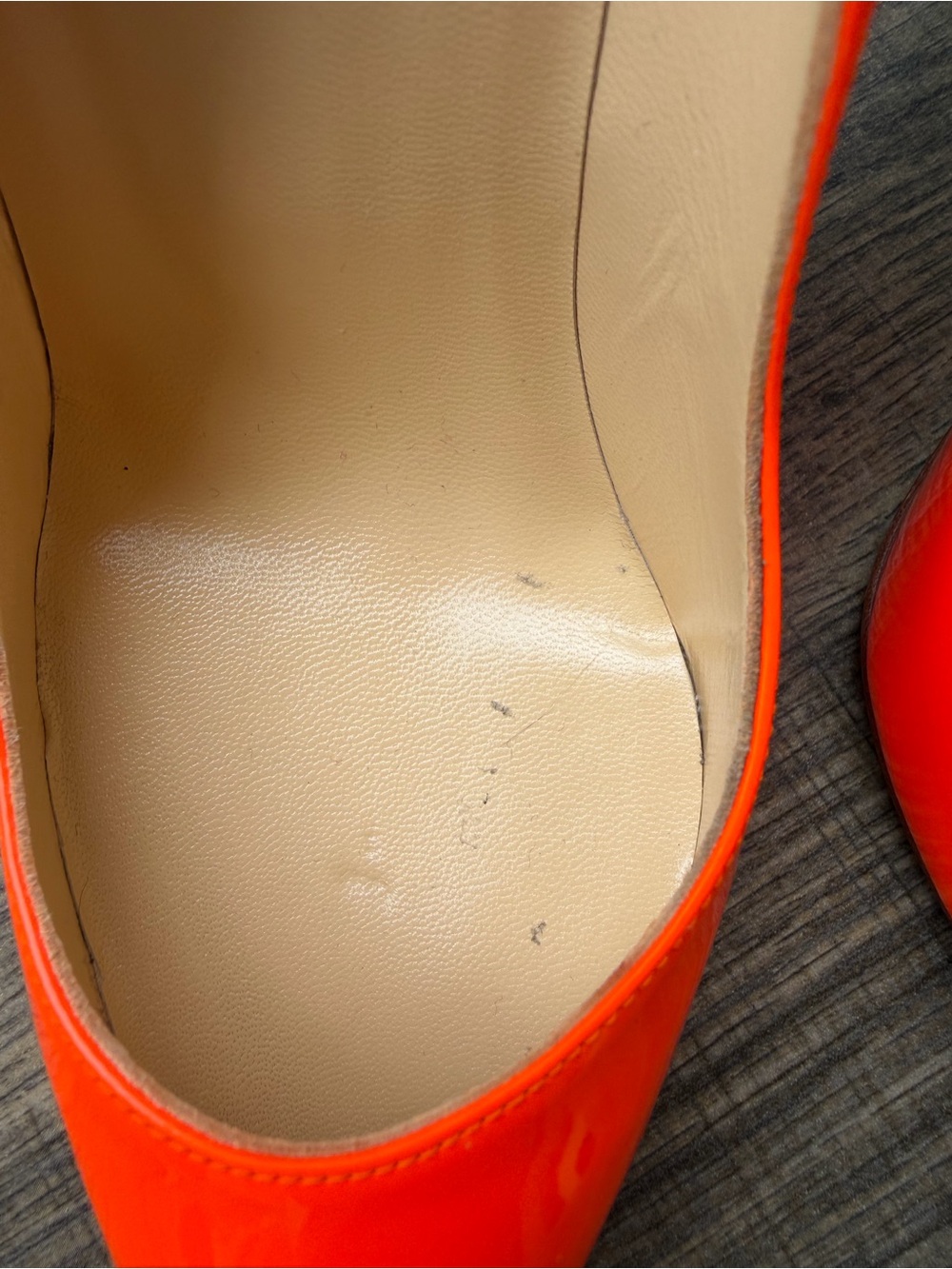 Christian Louboutin Hot Chick 100 Neon Orange Patent Pumps Heels New size 39/9 - Picture 10 of 11
